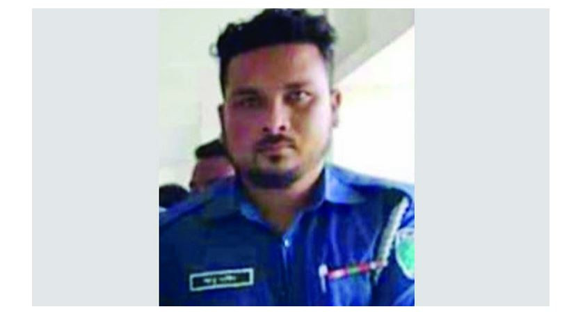 হবিগঞ্জে সন্তানকে কোলে নেয়া ছাত্রলীগ নেতার ছবি ভাইরাল : দুই...
