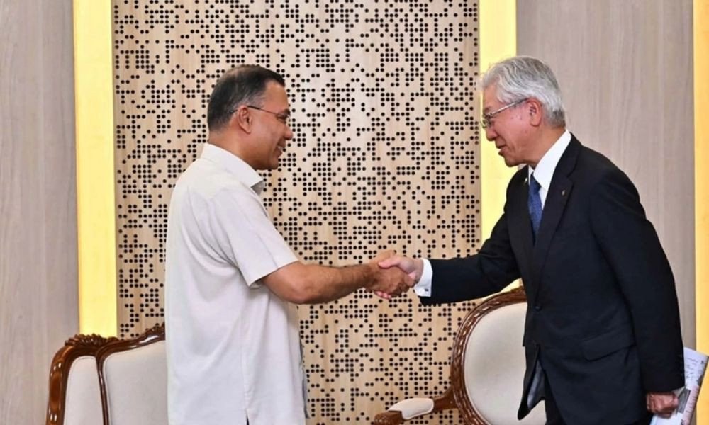 বাংলাদেশে কারখানা স্থাপন করতে চায় টয়োটা, প্রধানমন্ত্রীর সঙ্গ...