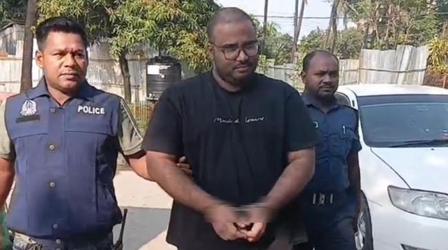 সিলেটে মেয়রপুত্র গ্রে ফ তা র