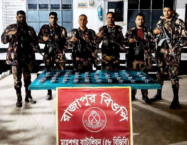 ঝিনাইদহে বিজিবির পৃথক অভিযানে ১,৪১০ পিচ ভায়াগ্রা উদ্ধার