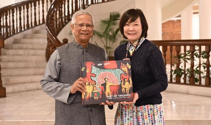 প্রধান উপদেষ্টার সঙ্গে সাক্ষাৎ করলেন জাপানের সাবেক প্রধানমন্...