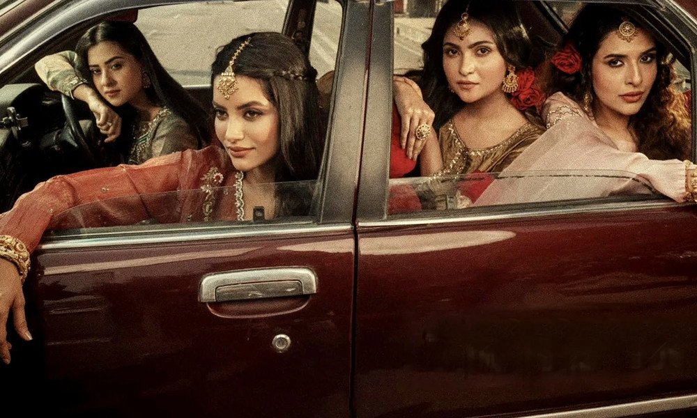 ‘প্রেশার কুকার’-এর সিটি বাজবে এবার হইচইয়ে