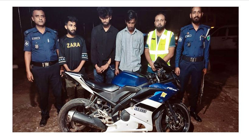 সিলেটে মোটরসাইকেলসহ ৩ যুবককে ধরল পুলিশ