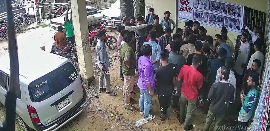 বৈষম্য বিরোধী ছাত্র আন্দোলনের ব্যানারে মব সৃষ্টি করে মৌলভীবা...