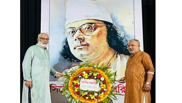 জাতীয় কবি কাজী নজরুল ইসলামের জন্মজয়ন্তীতে সিলেটে শ্রদ্ধা নিব...