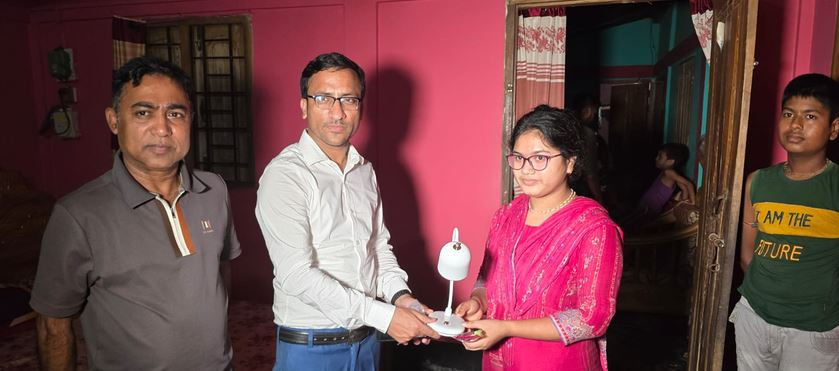 নবীগঞ্জ রাতের আধারে ইউএনও এইচএসসি পরীক্ষার্থীদের বাসা- বাড়িত...