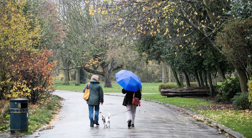 তীব্র শীতে সতর্কতা: নিজে উষ্ণ থাকুন, ঝুঁকিপূর্ণদের পাশে থাকু...