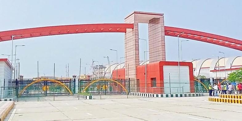 ছুটি শেষে বেনাপোল বন্দর দিয়ে আমদানি-রপ্তানি শুরু